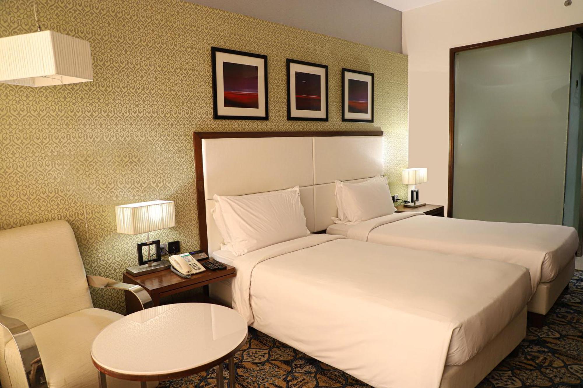Holiday Inn Chandigarh Panchkula, An Ihg Hotel Luaran gambar A room at the hotel