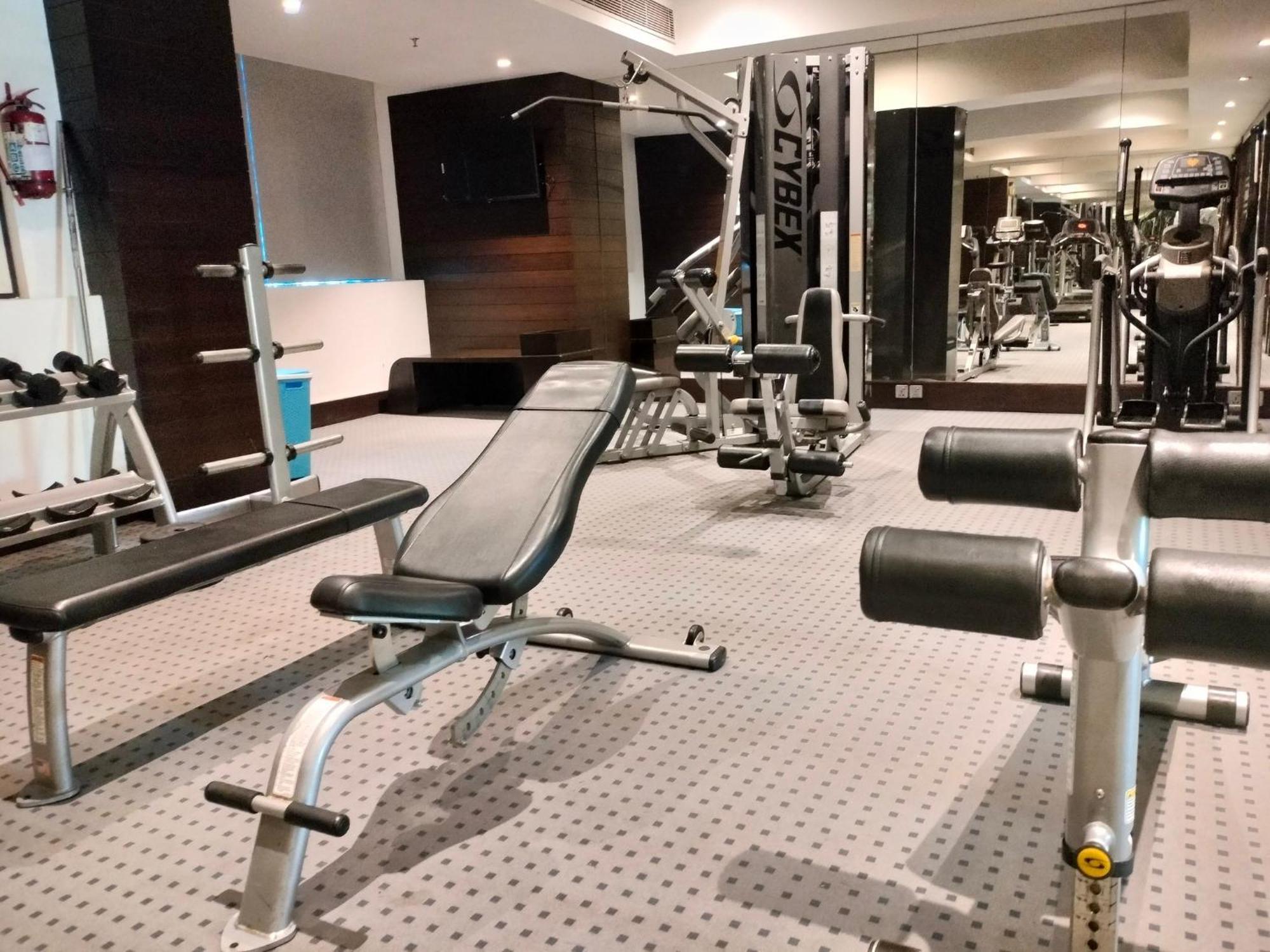 Holiday Inn Chandigarh Panchkula, An Ihg Hotel Luaran gambar The gym at the hotel